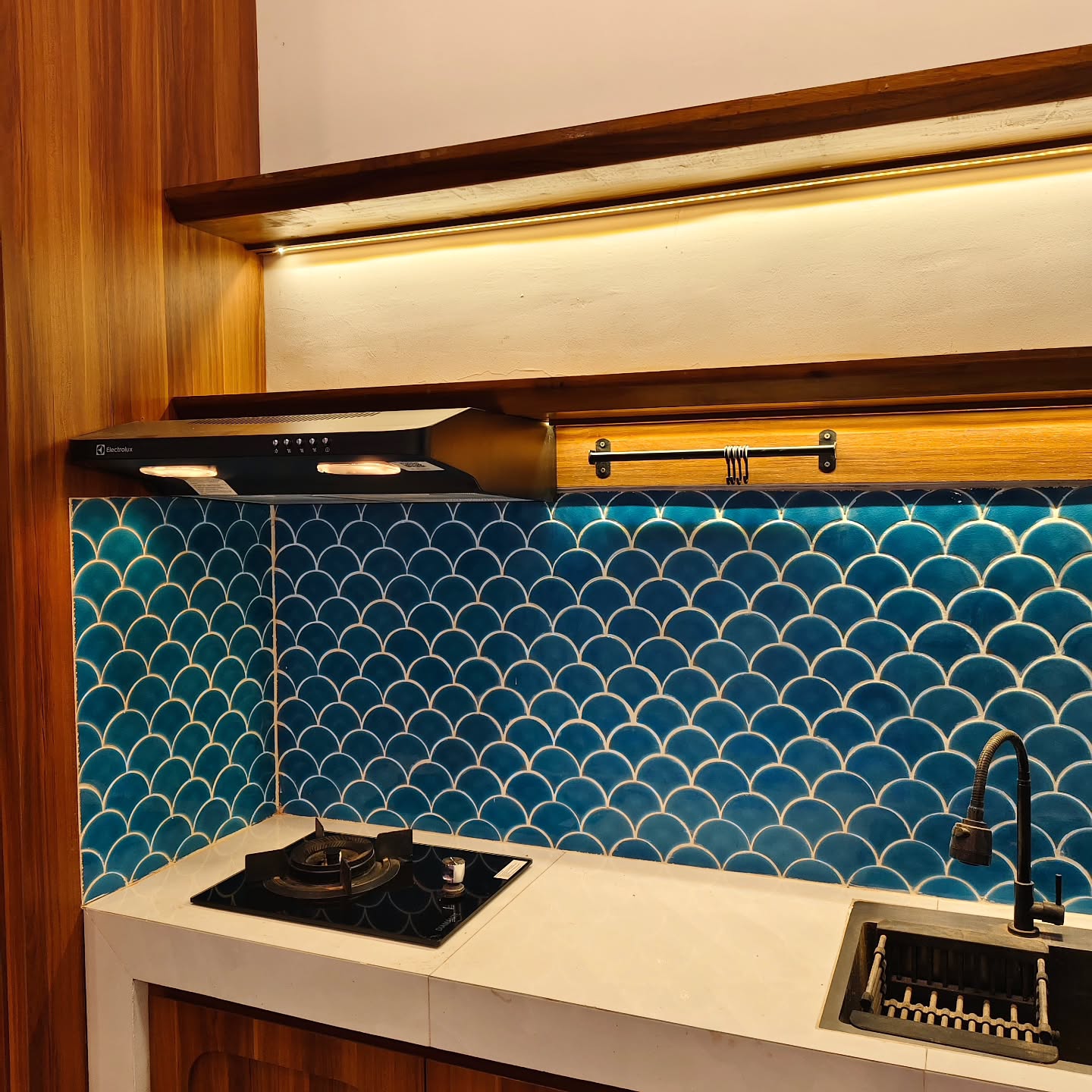 Premium Kitchen Hanger & mosaic Tile — foto 1